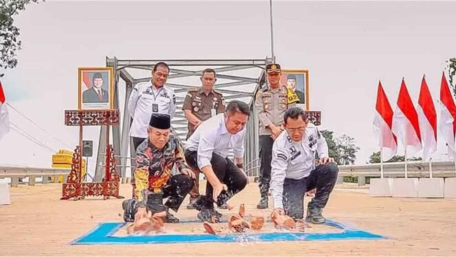 
					Gubernur Sumsel Herman Deru Resmikan 4 Jembatan Penghubung PALI – Musi Rawas