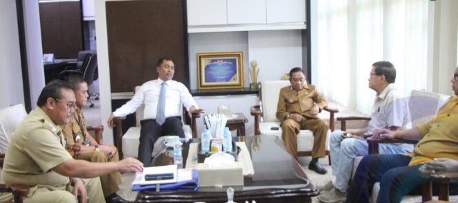 
					Tanya Kejelasan Status Pasar Saka Selabung, Bupati Abusama Intruksikan Dinas Terkait ke Kementerian