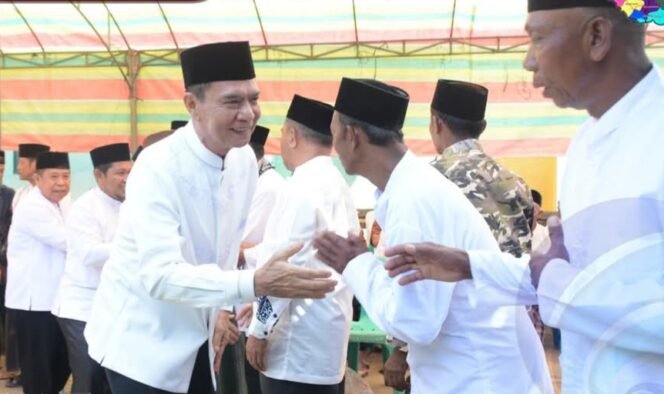 
					Jalin Silaturahmi, Wakil Bupati Turut Meriahkan Acara Halal Bihalal dan Pengajian Akbar di Desa Sipatuhu