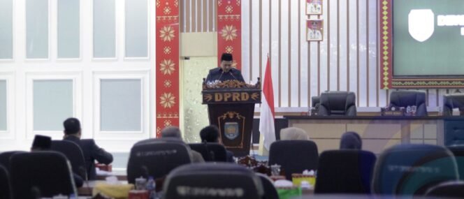 
					Bupati OKU Selatan Hadiri Paripurna DPRD: Komitmen Wujudkan Tata Kelola Keuangan yang Transparan dan Akuntabel