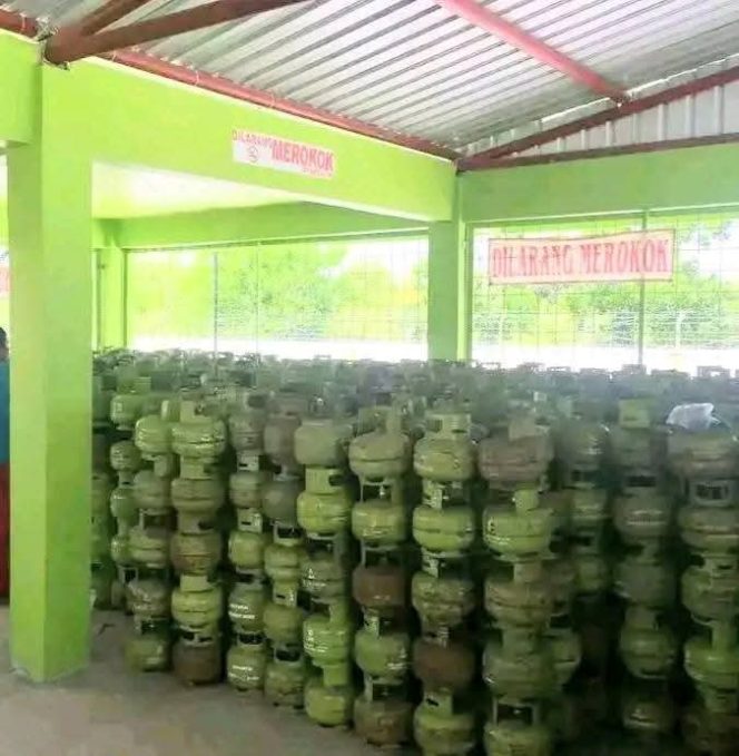 
					Tipu Banyak Pangkalan, Distributor LPG 3 Kg PT Putra Balkom Raya Dilaporkan ke Polisi