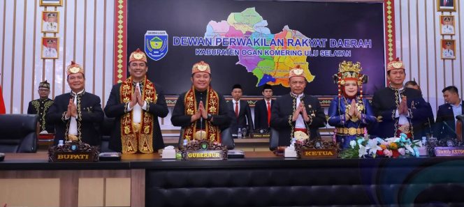 
					GUBERNUR SUMATERA SELATAN HADIRI RAPAT PARIPURNA ISTIMEWA DPRD DALAM RANGKA HUT KE-22 KABUPATEN OGAN KOMERING ULU SELATAN 2026