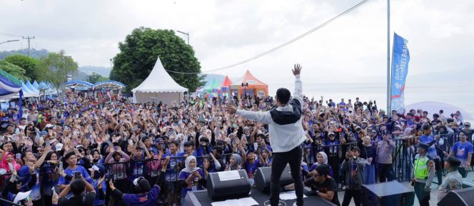 
					Band Republik Pukau Ribuan Pelari di Tepian Danau Ranau, 24 Januari 2025