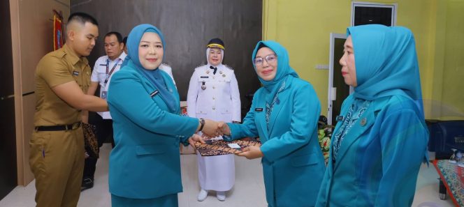 
					Ketua TP PKK OKU Selatan Resmi Lantik Ketua PKK Kecamatan Muaradua dan Runjung Agung