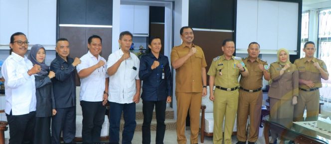 
					Bupati OKU Selatan Sambut Audiensi Bawaslu, Perkuat Sinergi dan Tingkatkan Kinerja Pengawasan Pemilu